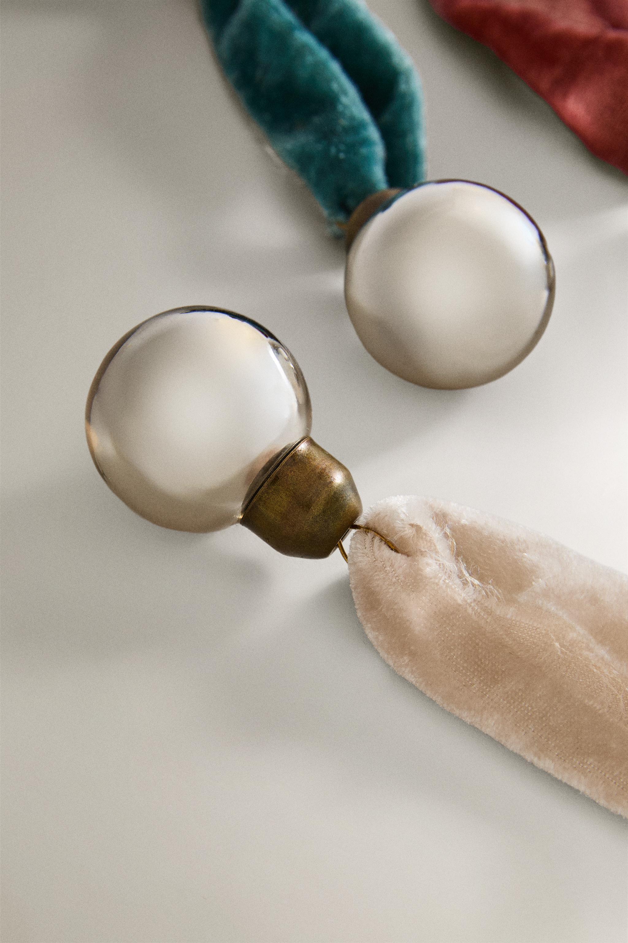 SET OF MINI BALL CHRISTMAS TREE ORNAMENTS WITH BOW (SET OF 6)